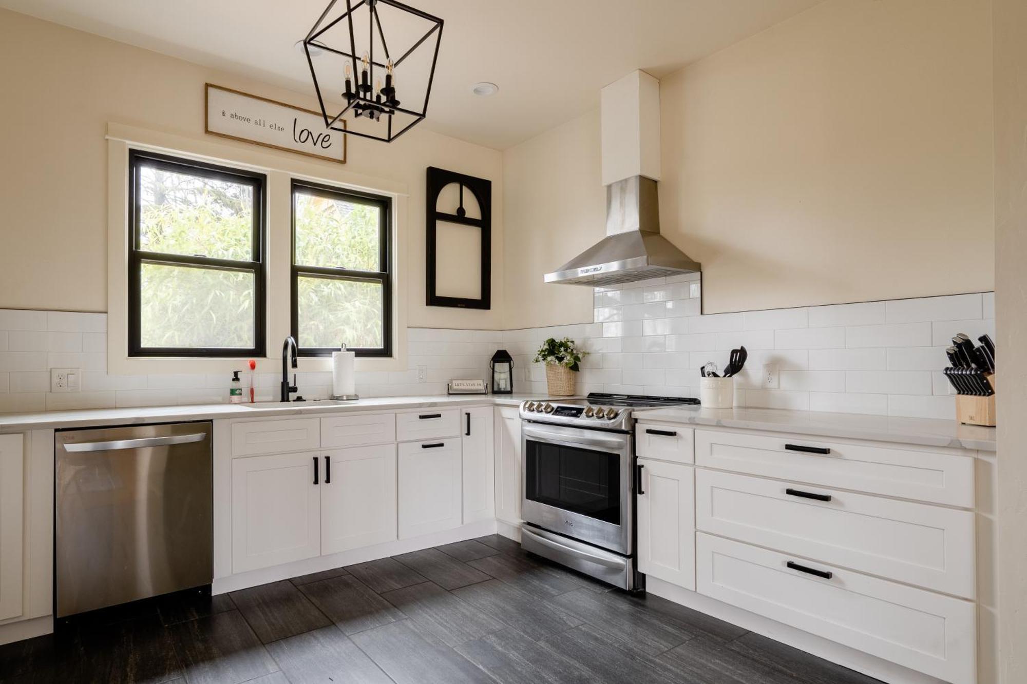 Collection - Fresh Remodel In Se 96bikescore Holiday home