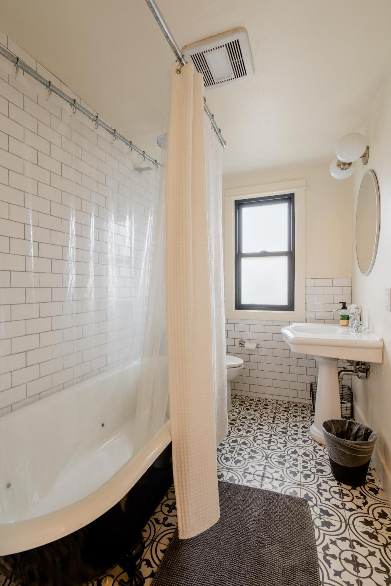 Collection - Fresh Remodel In Se 96bikescore