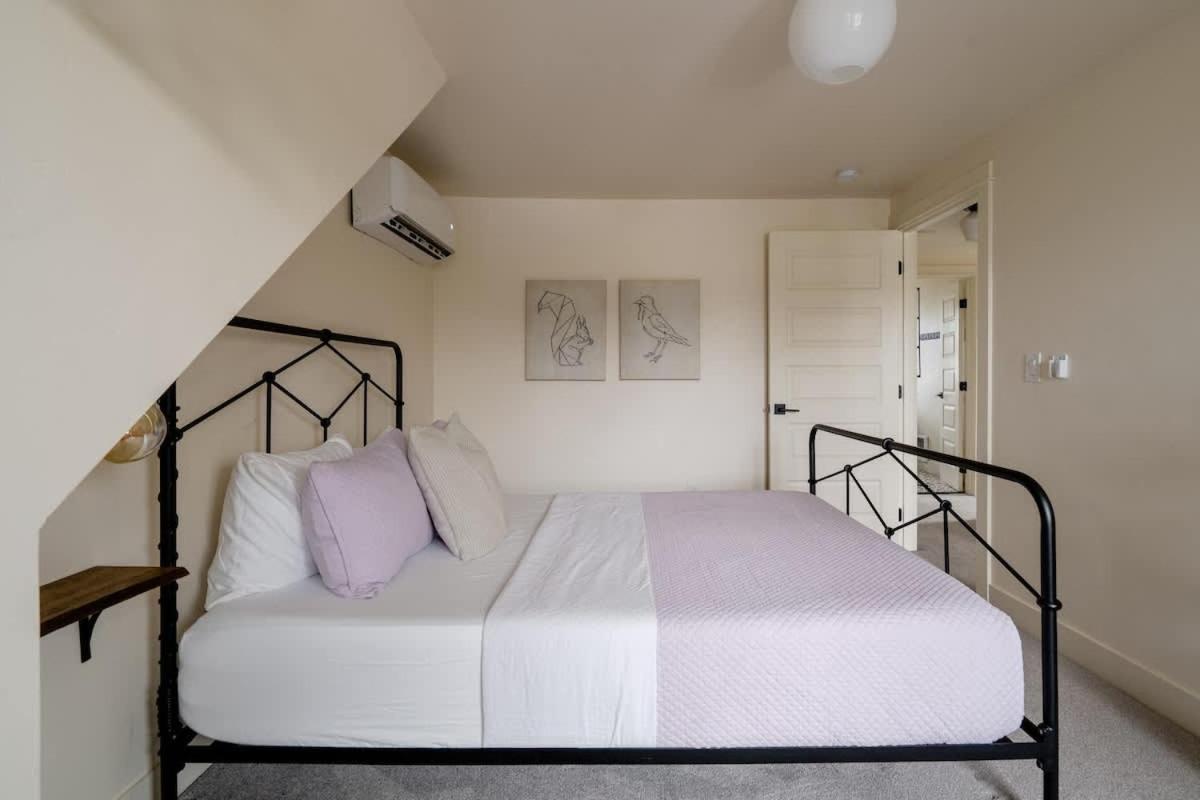 Collection - Fresh Remodel In Se 96bikescore Holiday home